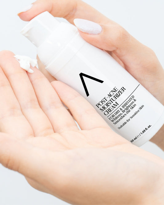 Nawilżający krem do cery trądzikowej, Airless 50 ml